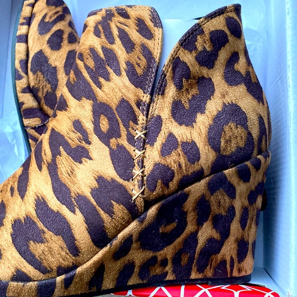 Women’s Rampage Boots - Leopard print, size 8 - Picture 4 of 5